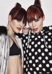 It takes 2 Model Stefanie Rondelez and Laura Theys