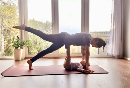 Familieyoga – Donasjonsklasse – Søndag 27.oktober