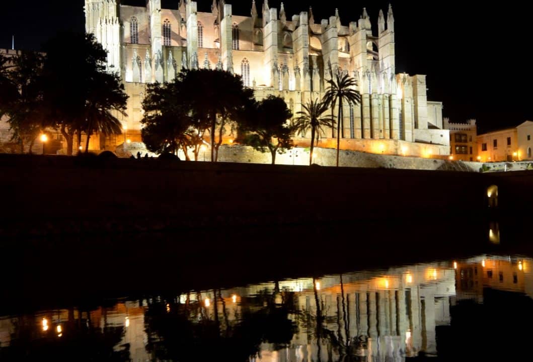 LA SEU AT NIGHT