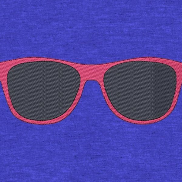 lunettes de soleil motif de broderie machine gratuit Motif de broderie machine cadre 10 x 10 / 20 x 20 Formats des fichiers PES,CSD,EXP,HUS,SHV,VIP,XXX,DST,PCS,JEF,VP3,SEW,EMB… Téléchargement immédiat
