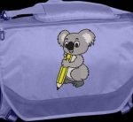 koala avec un crayon. Motif de broderie machine d’un koala avec un crayon jaune motif idéal sur une trousse ou un sac d’écolier. cadre 10 x 10 /13 x 18 / 16 x 26 / 20 x 30 . Formats des fichiers PES,CSD,EXP,HUS,SHV,VIP,XXX,DST,PCS,JEF,VP3,EMB… Téléchargement immédiat après votre paiement.