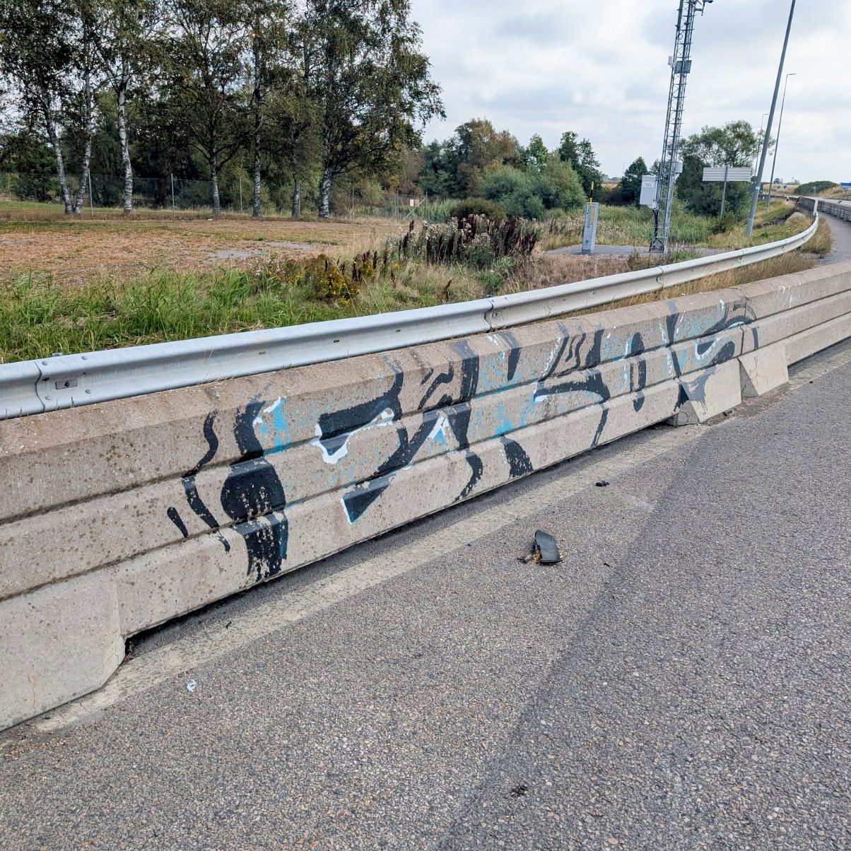 STRIP ONE 2G - Graffiti- och skuggborttagare - Bild 4