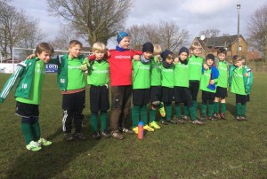 Hochkonzentriert - die MSV-Kids vor dem Spiel