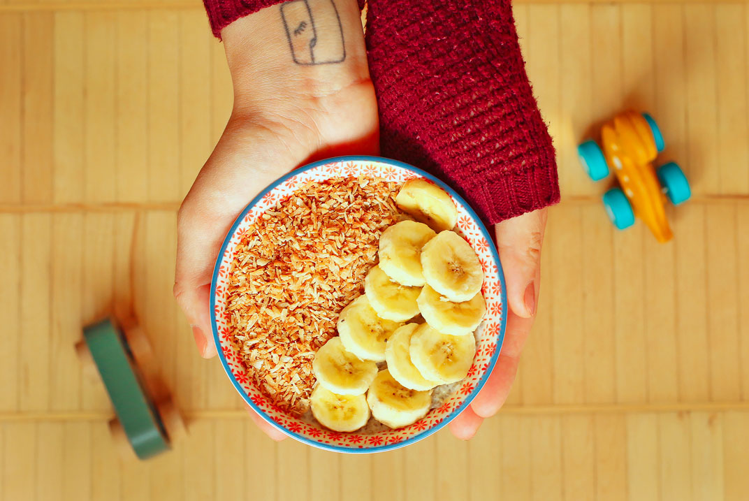 cocoa milk and chia in hand