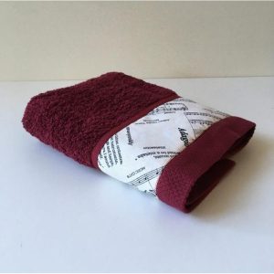 Handdoek bordeaux, Opera