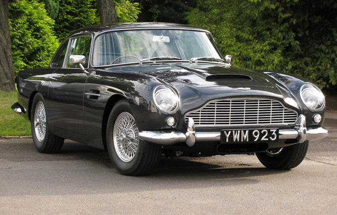 Aston Martin DB 4