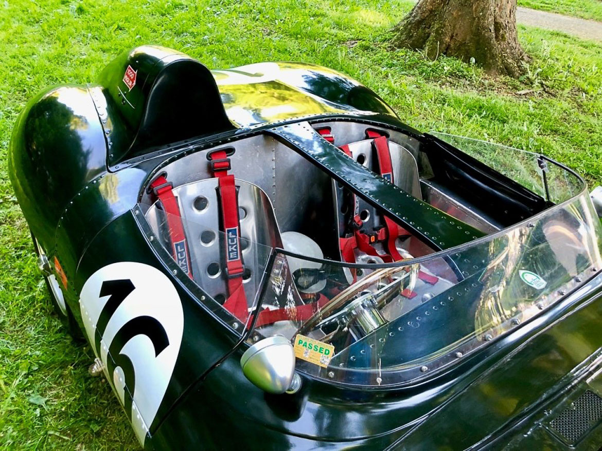 Jaguar d-type replica