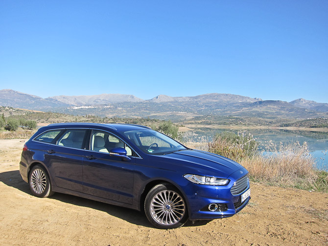 Stationcar med matchende himmel. Så godt som.