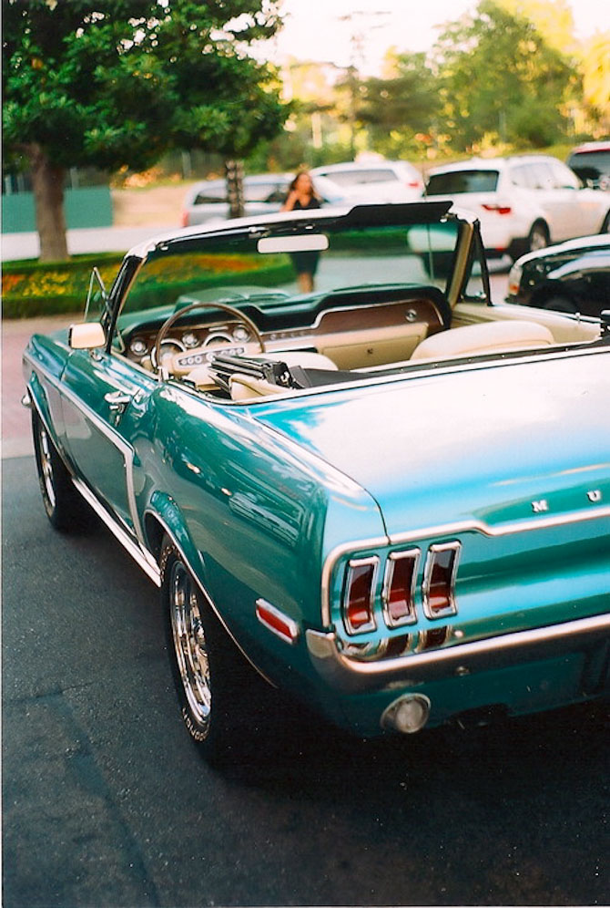 En gammel Ford Mustang 