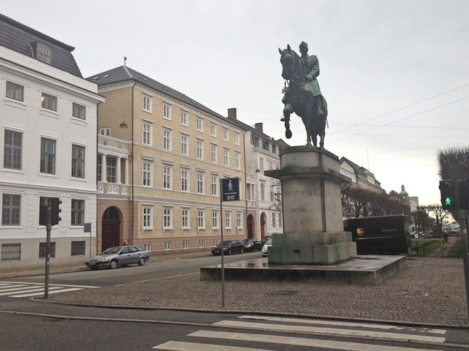 Grøn mand yderst. Og irret, grøn mand til hest. 