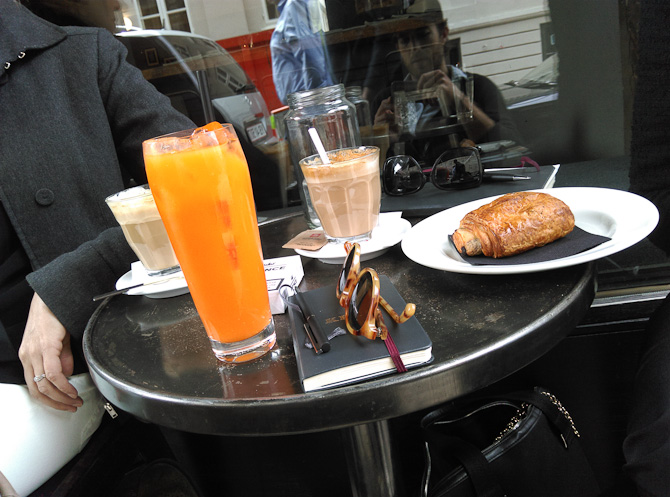 Vi lagde planer. Og drak juice.