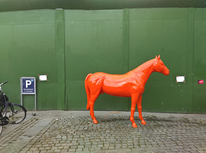 En hest blev parkeret