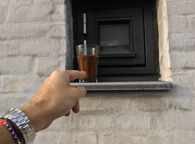 Et lille vindue og den ugentlig kaffe 