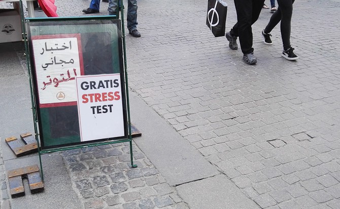De prøver stadig...