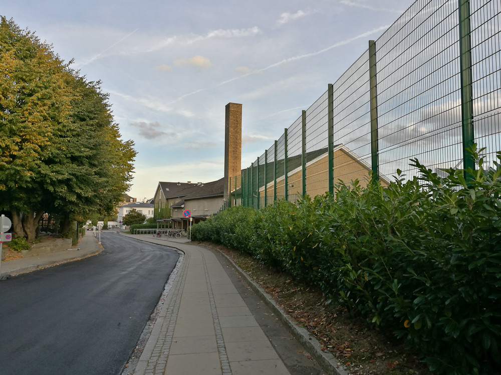 Jeg gik langs mit gamle gymnasium i Hellerup