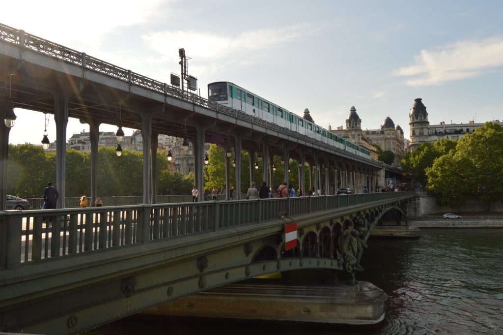 Bir-Hakeim Bridge