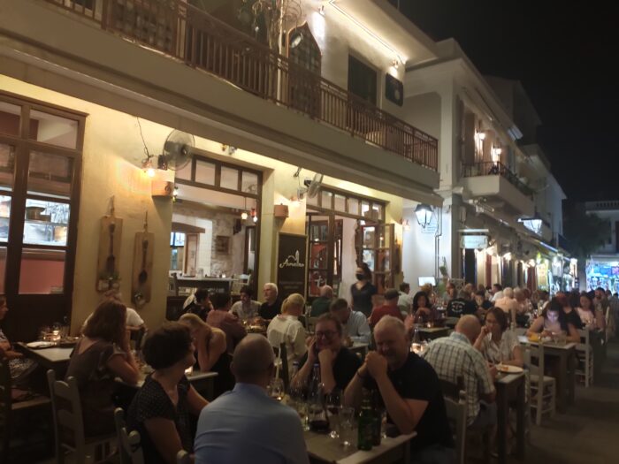 Cretan taverns in Rethymno