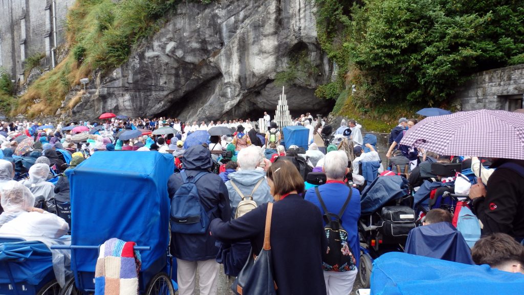 Messe à la Grotte