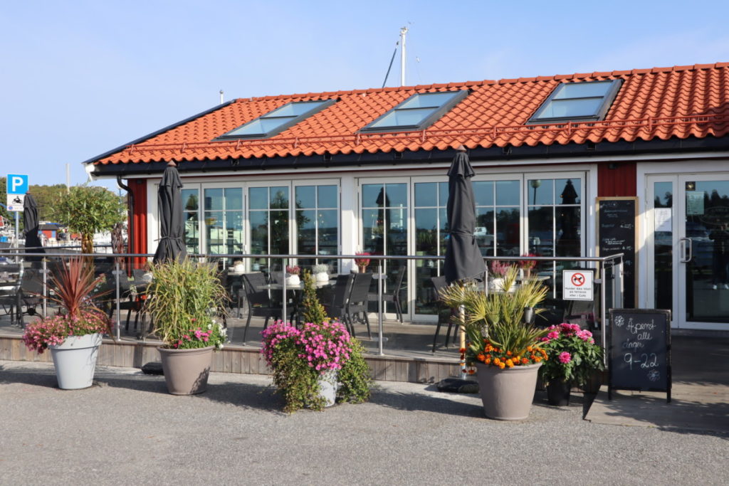 Blomster er en stor lidenskap for vertskapet på Helgeroa Marina