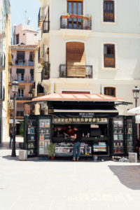 Valencia Doctor Collado Newstand News & Coffee