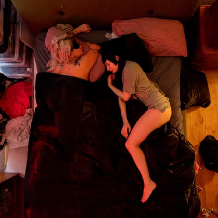 Deeanne and Kyla in bed (time 07.53)