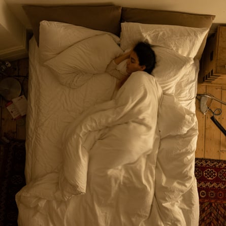 Divya in bed (time 00.12)