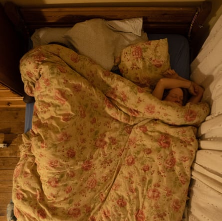 Matt and Helen in bed (time 04.38)