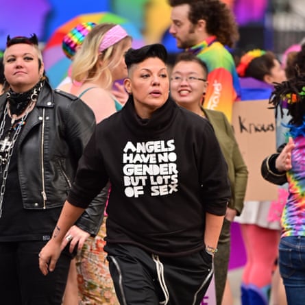 Sara Ramirez as Che Diaz in series 2.