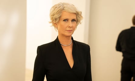 Miranda (played by Cynthia Nixon) with grey hair in series 1.
