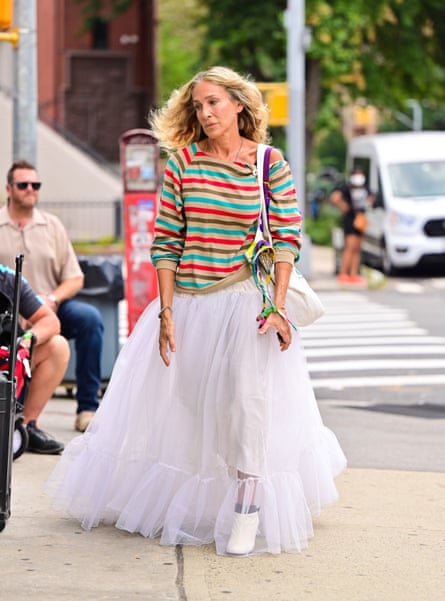 Carrie wearing a tutu skirt in series 1.