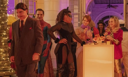 Nya (played by Karen Pittman) wearing a Thierry Mugler catsuit.