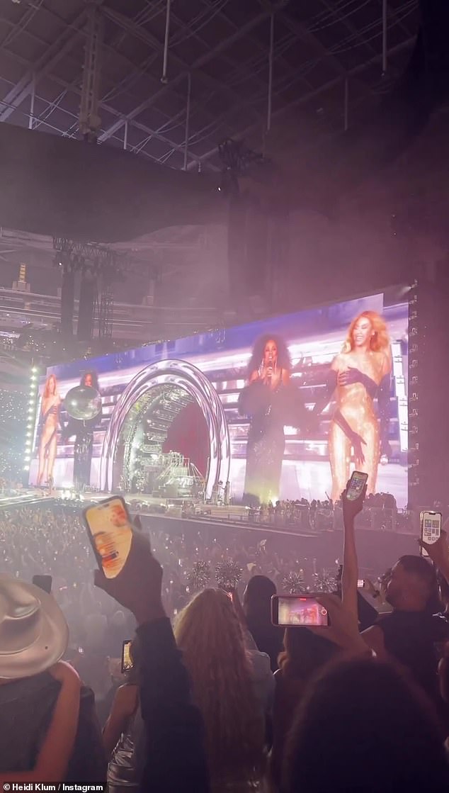 Hello: The show began exactly at 9:04 PM - coinciding with her birthday on September 4 (9/4), with Ross taking the stage a few hours later, greeting the crowd with, 'Hello LA!'