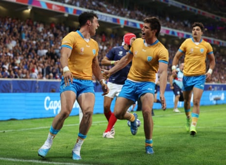 Baltazar Amaya scores a try for Uruguay!