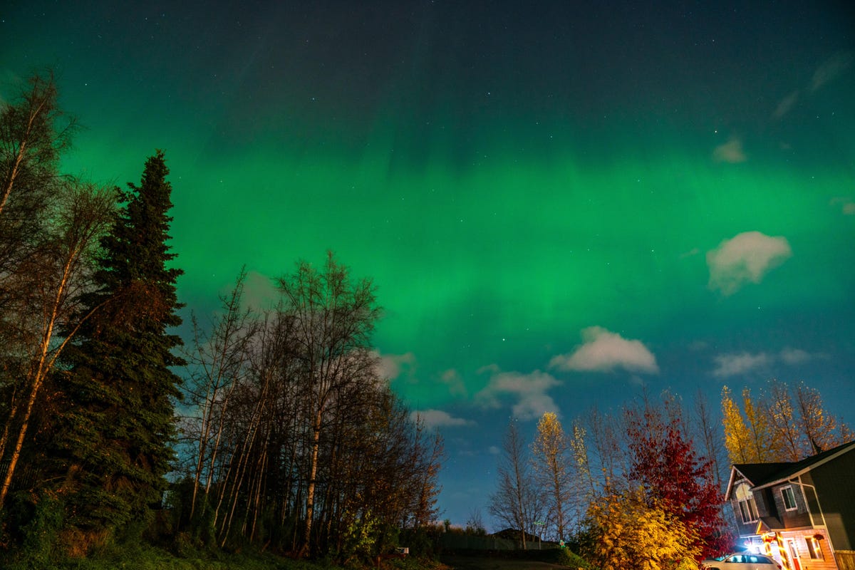 An image of the Oct. 10 aurora in Alaska gettyimages-2177158491