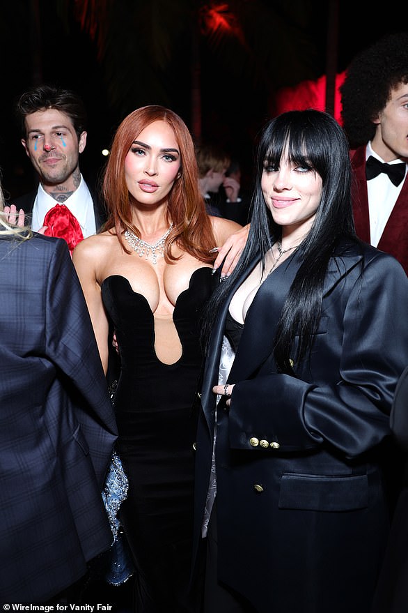 No ring, no problem! The Transformers actress was spotted riding solo and not wearing her engagement ring at the Vanity Fair Oscar Party