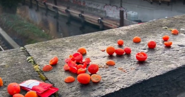 People stumped after all sorts of tomatoes on this bridge in bizarre trend