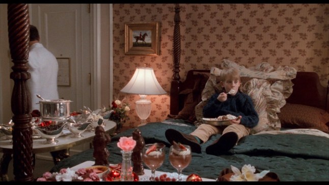 Home Alone 2 grabs