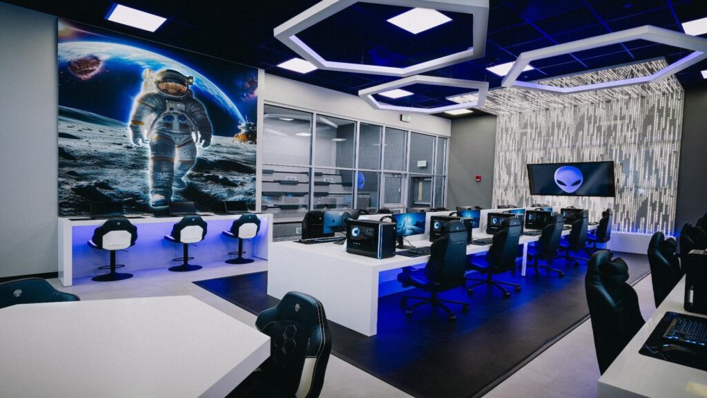 Purdue University Alienware Lounge for Apex Legends AWCC25
