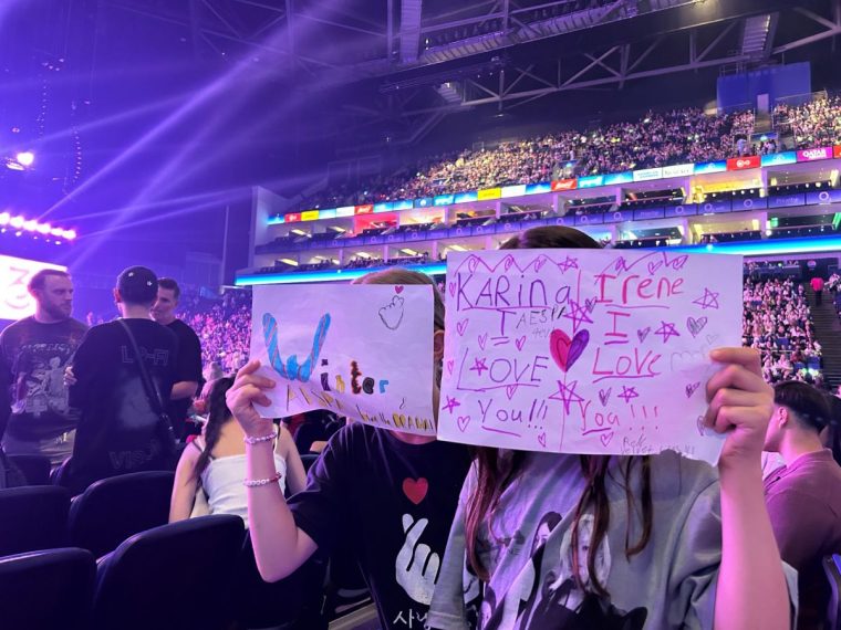 Fran Yeoman's daughter and niece at SMTown Provided by culture desk Gwendolyn.Smith@theipaper.com