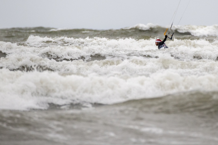 Kitesurfing