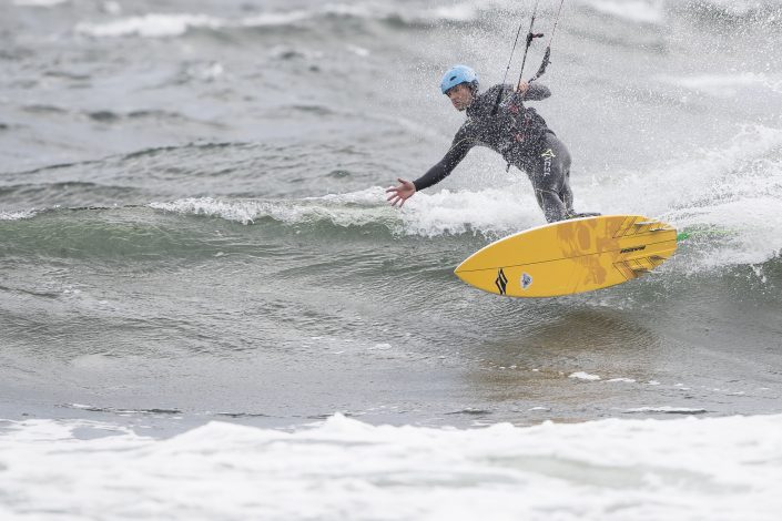 Kitesurfing