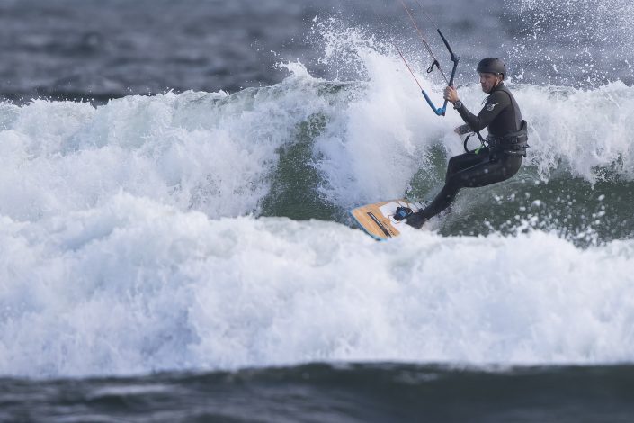 Kitesurfing