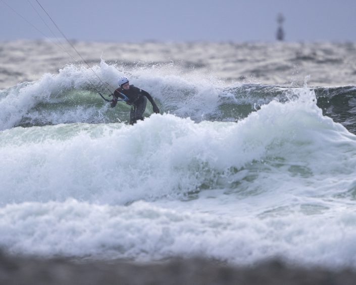 Kitesurfing