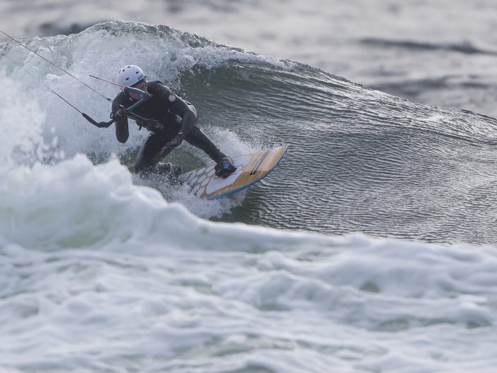 Kitesurfing