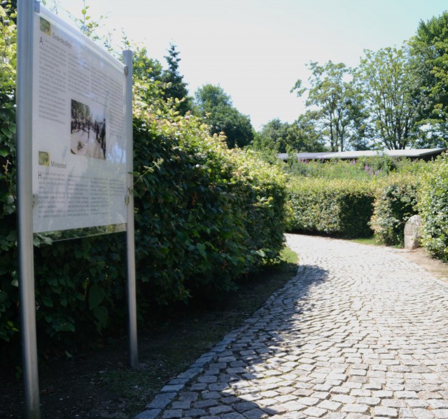 Ehrenhain-1
