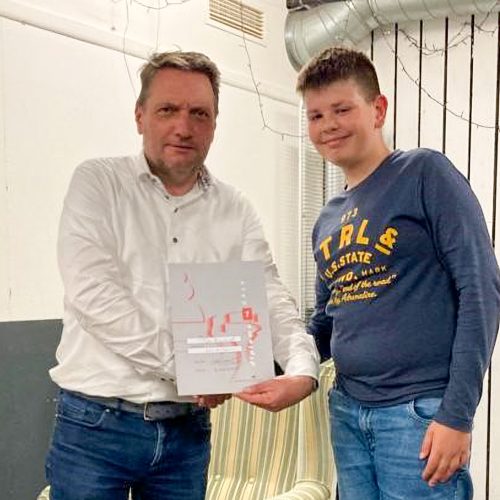 tijs-bischoff-geslaagd-voor-diploma-stap-1-nieuws-van-de-schaak