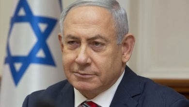 Israeli Prime Minister Benjamin Netanyahu chairs the weekly cabinet meeting at his office in Jerusalem on June 3, 2018. / AFP PHOTO / POOL / Sebastian Scheiner