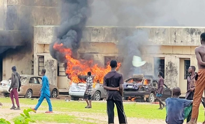 Emir palace and NDLEA offices ablaze