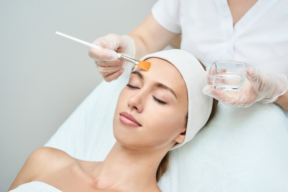 Chemical Peel – Treatment, Procedure, Benefits, Types