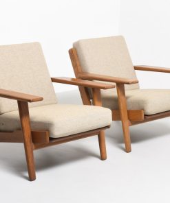 Getama - Classic Easy Chair 290 by Hans J. Wegner